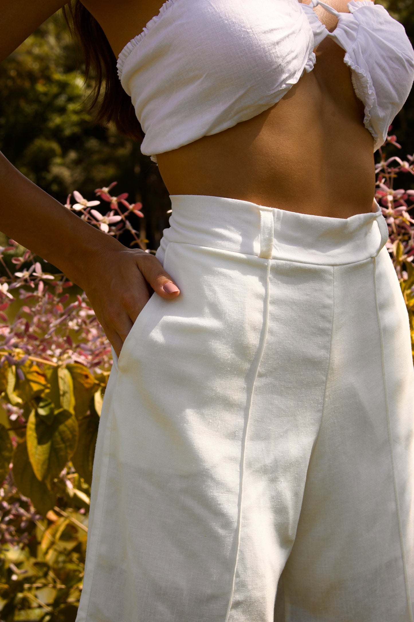 PARATY LINEN SHORTS - Off White