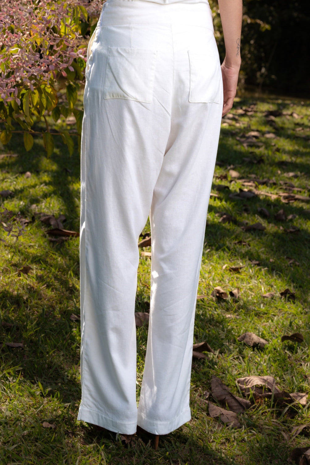 OLINDA EMBROIDERED LINEN PANTS - White